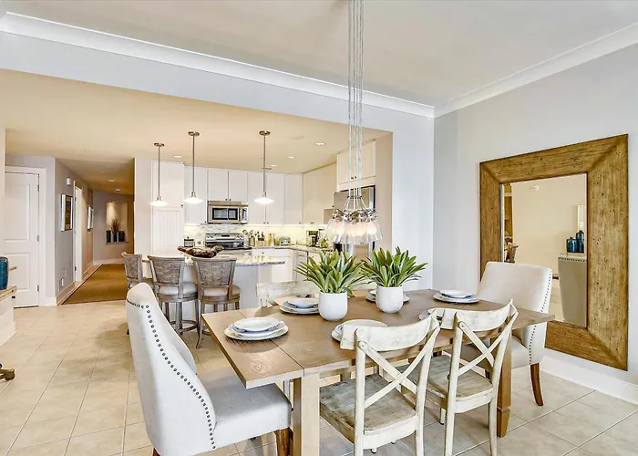 Gateway Grand Apartment *