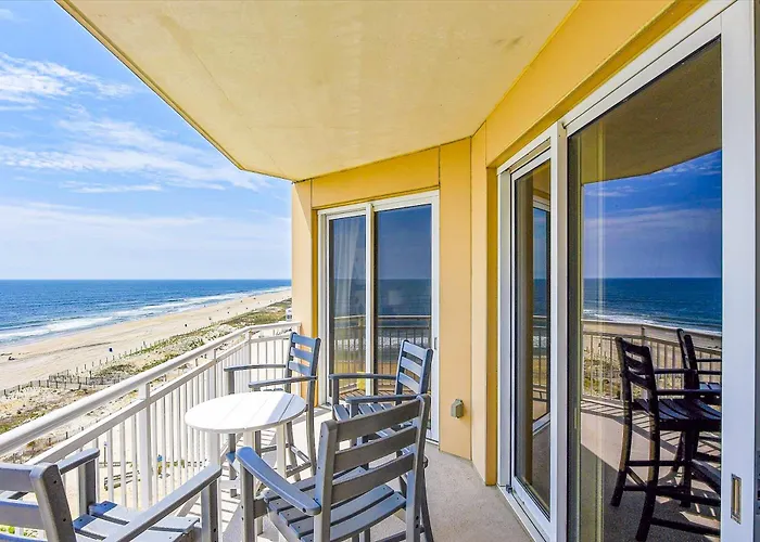 Gateway Grand Apartment