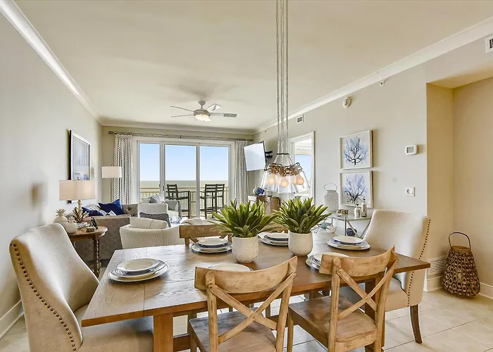 Gateway Grand Apartment *